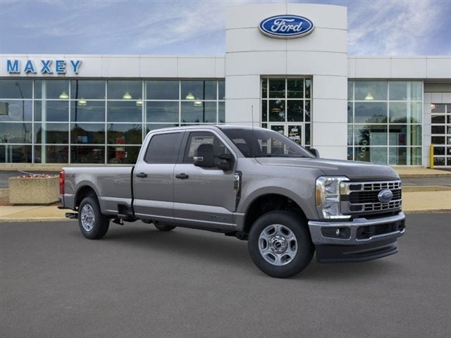 2026 Ford Super Duty F-350® XLT