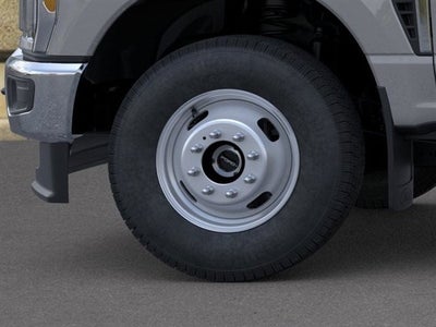 2026 Ford Super Duty F-350® XLT