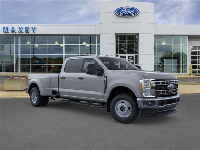 2026 Ford Super Duty F-350® XLT