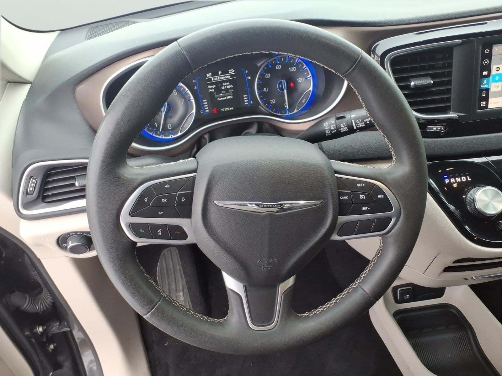 2023 Chrysler Voyager LX