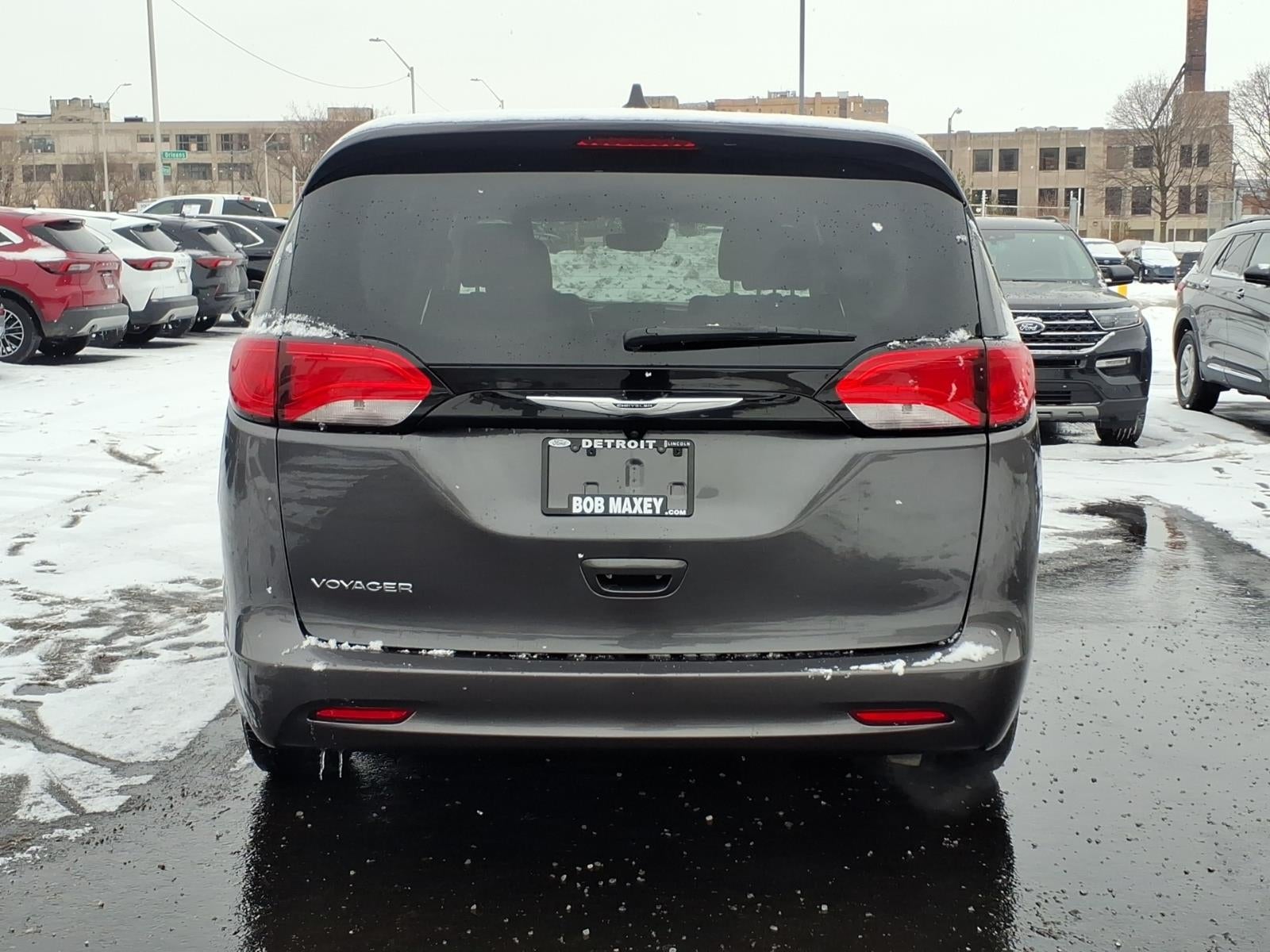 2023 Chrysler Voyager LX