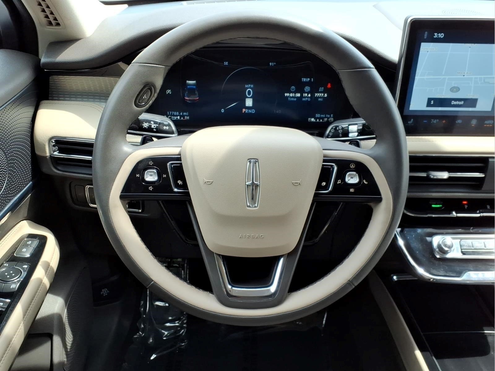 2023 Lincoln Corsair Standard