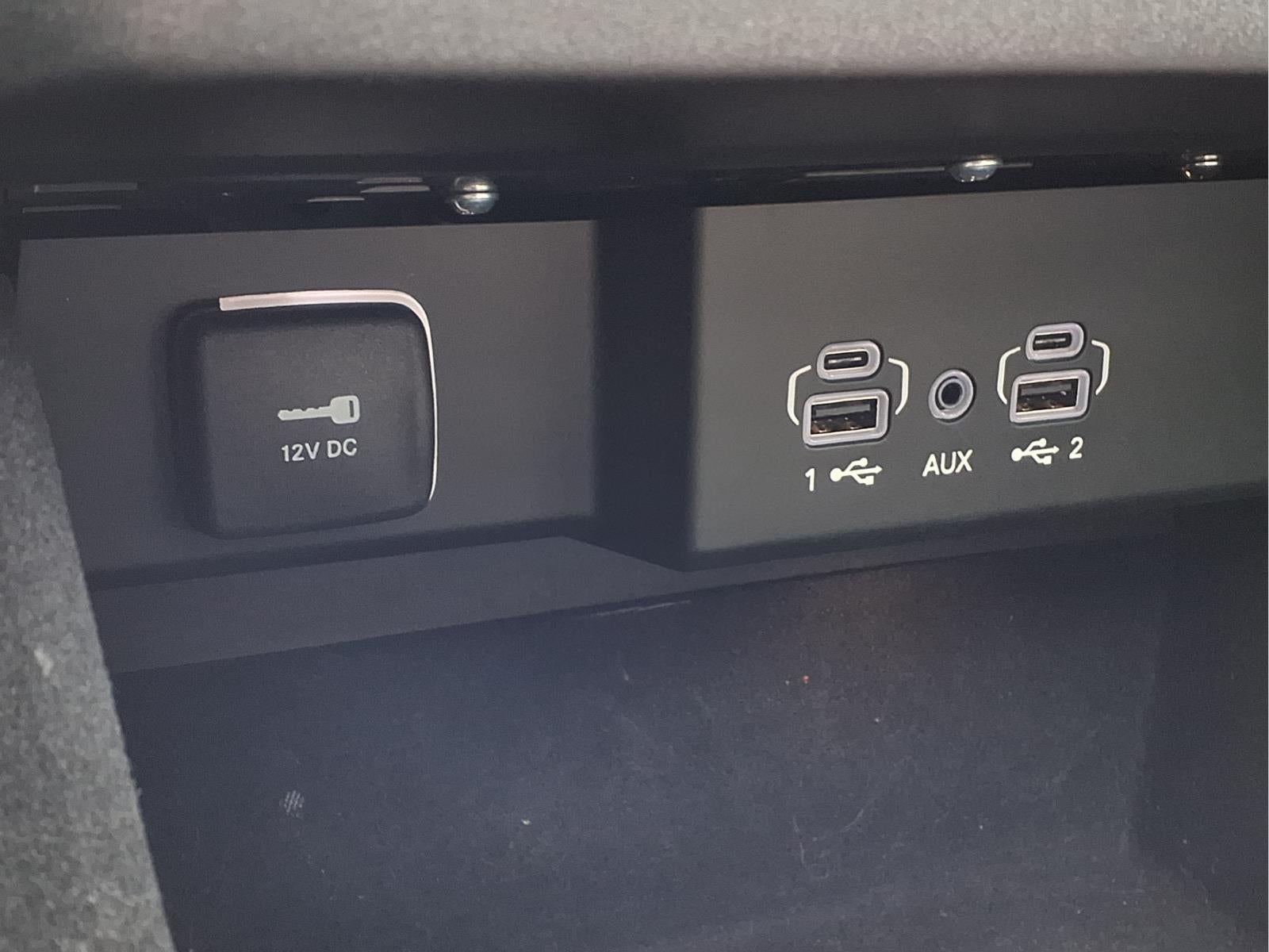 2023 Jeep Wagoneer Base