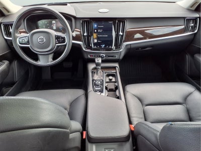 2019 Volvo S90 T6 Momentum
