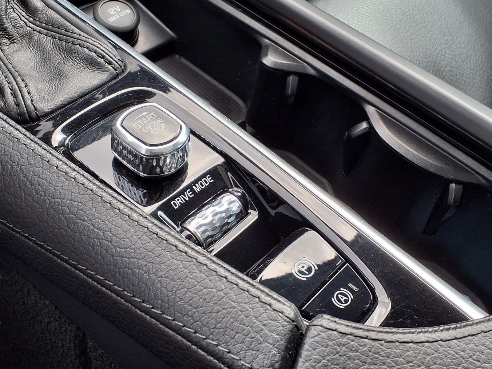 2019 Volvo S90 T6 Momentum